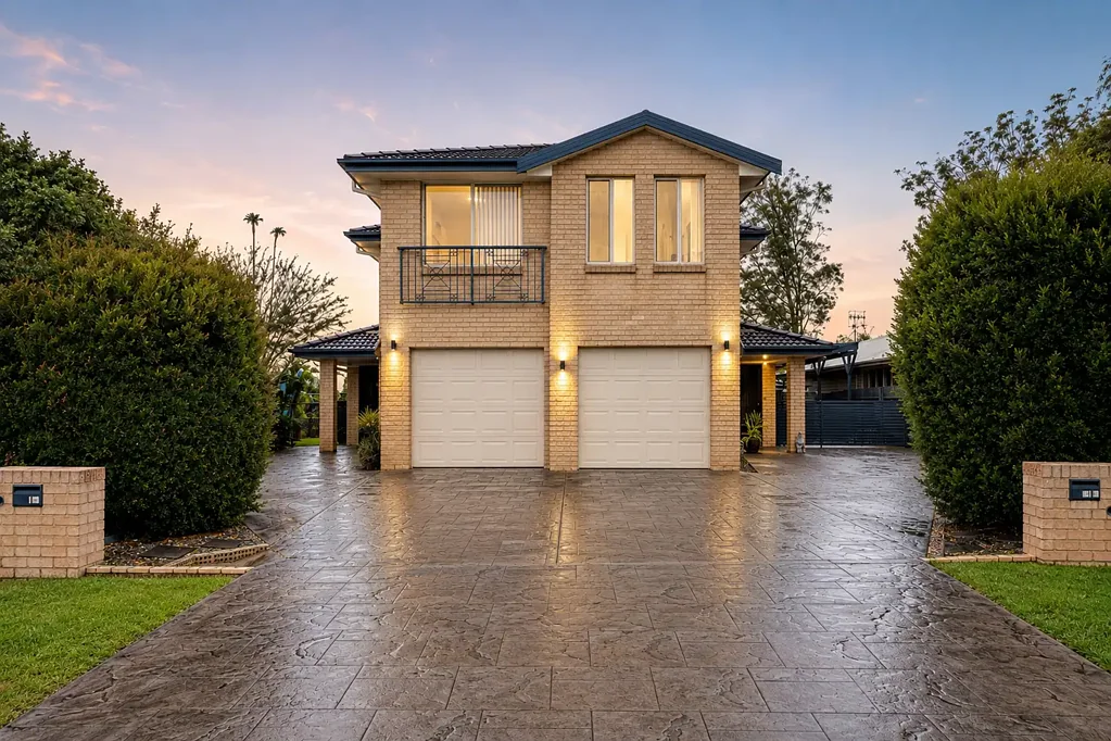 Erowal Bay 8房  TWO HOMES... ONE TITLE... NO STRATA...