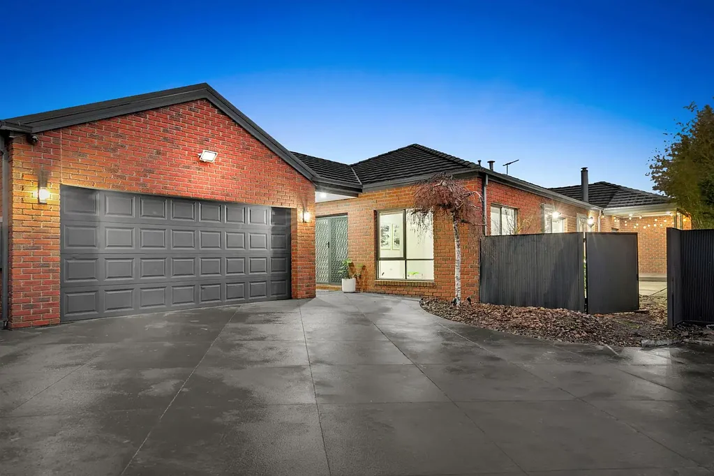Craigieburn 4Moenga Spacious Family Entertainer in a Quiet Court Setting | 18 Durban Place, Craigieburn