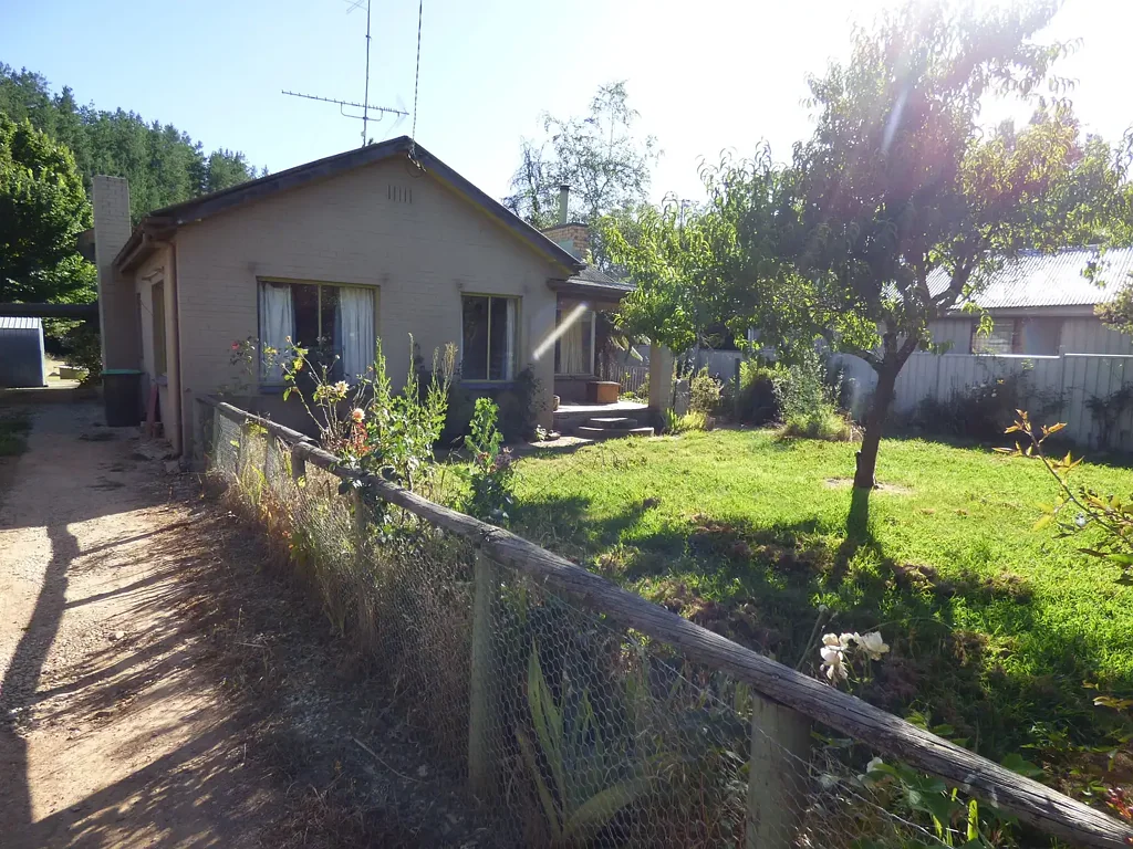 5 Happy Valley Road, Myrtleford, VIC 3737