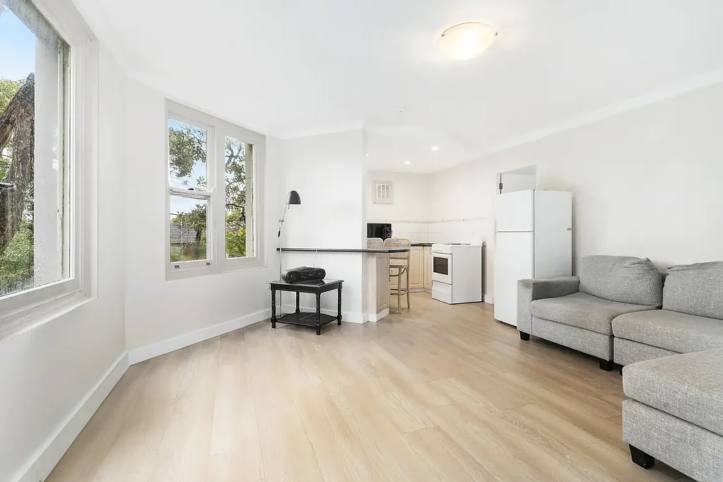 Cronulla 1 Bedroom Convenient Coastal Living