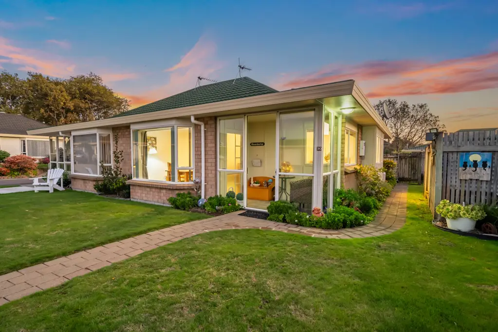 Trentham 2 Bedroom Spacious, Secure, Convenient