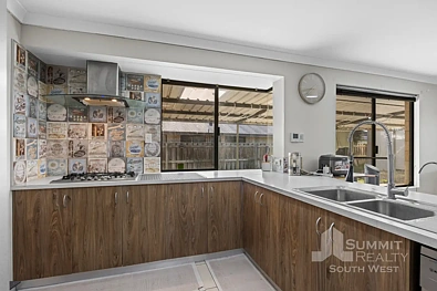 107 Macquarie Drive, Australind, WA 6233, 5房, 2浴, House