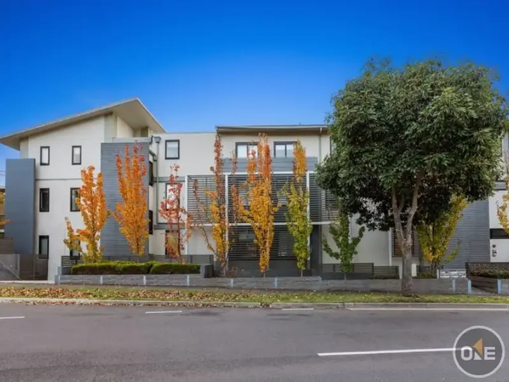 Box Hill South Discover a Lifestyle of Convenience in This Modern Studio!