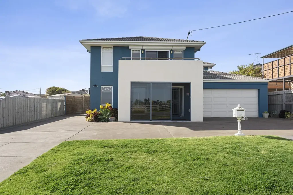 Portarlington 4房  Spacious Family Living with Stunning Bay Views