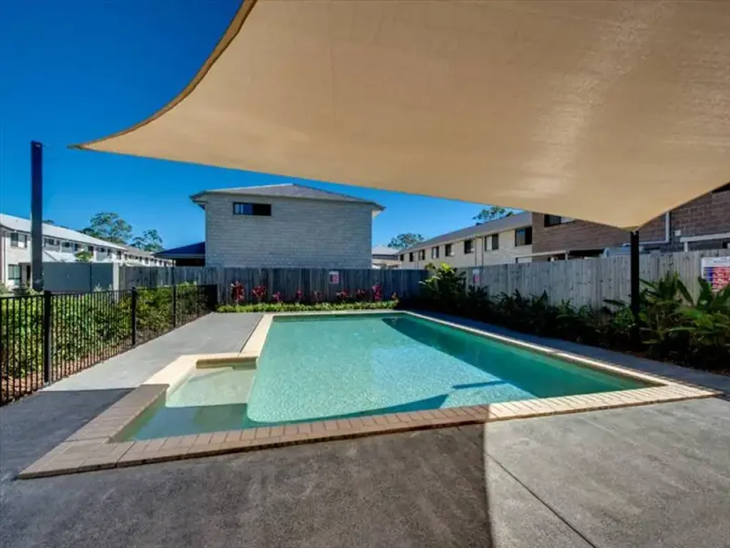 Comfortable living . 3 Brm and Pool