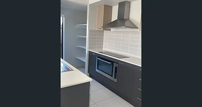 Kitchen - 33 Langland Circuit, Walloon, QLD 4306