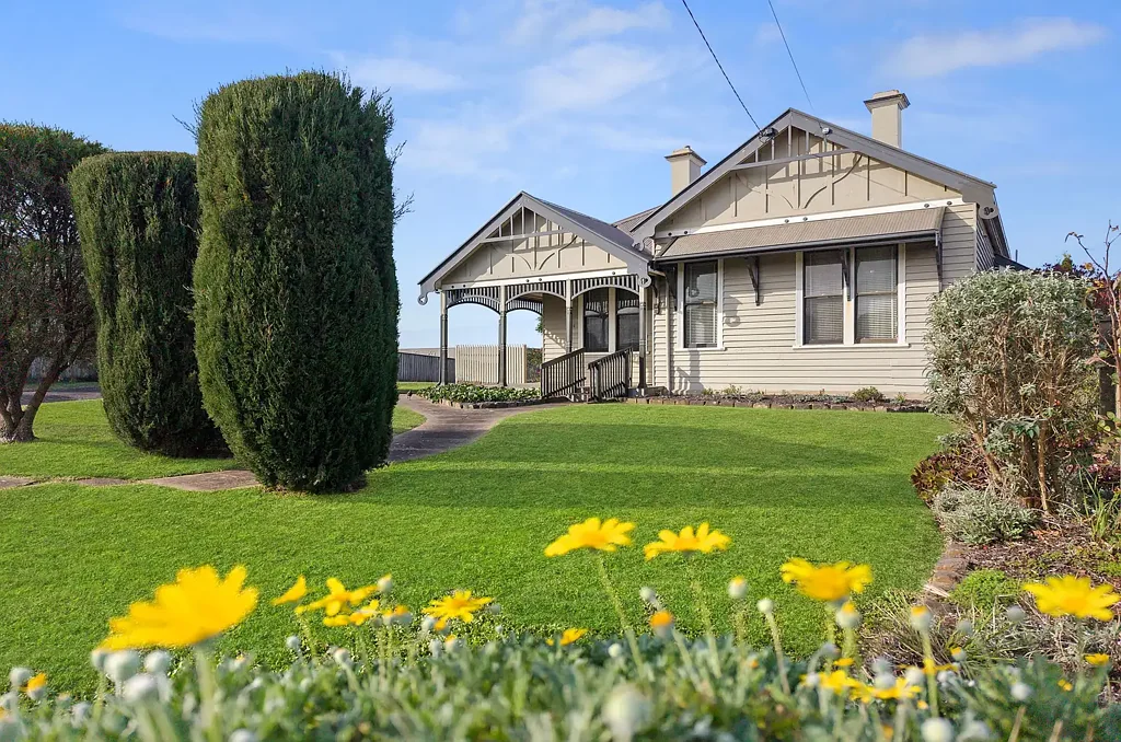 Warrnambool 3 Bedroom A Timeless Treasure on a Generous Allotment