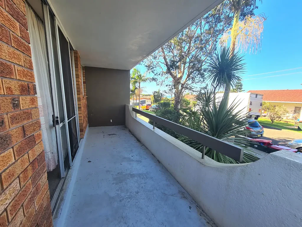 Coastal Living at Its Best - Walk to Beach & Town!