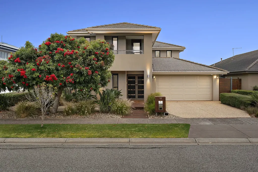 32 Portland Place, Waterways, VIC 3195