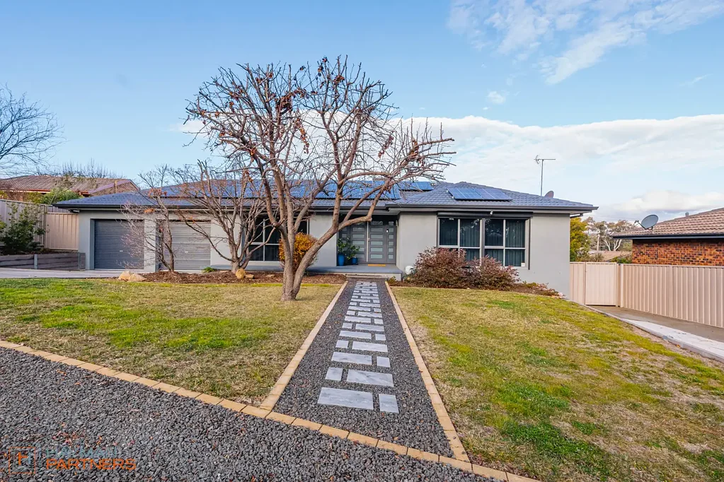 16 Riordan Street, Fadden, ACT 2904