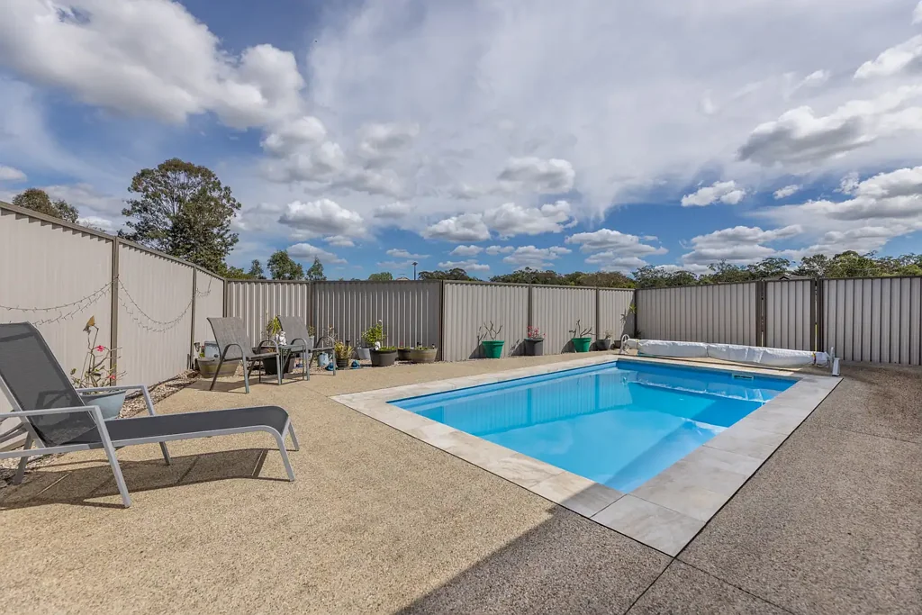 Bellmere 4ਬੈੱਡਰੂਮ Quiet Cul-de-Sac, Magnesium Pool & Large Living