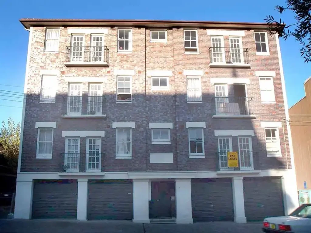 Affordable Room Next to Ashfield Mall & Transport