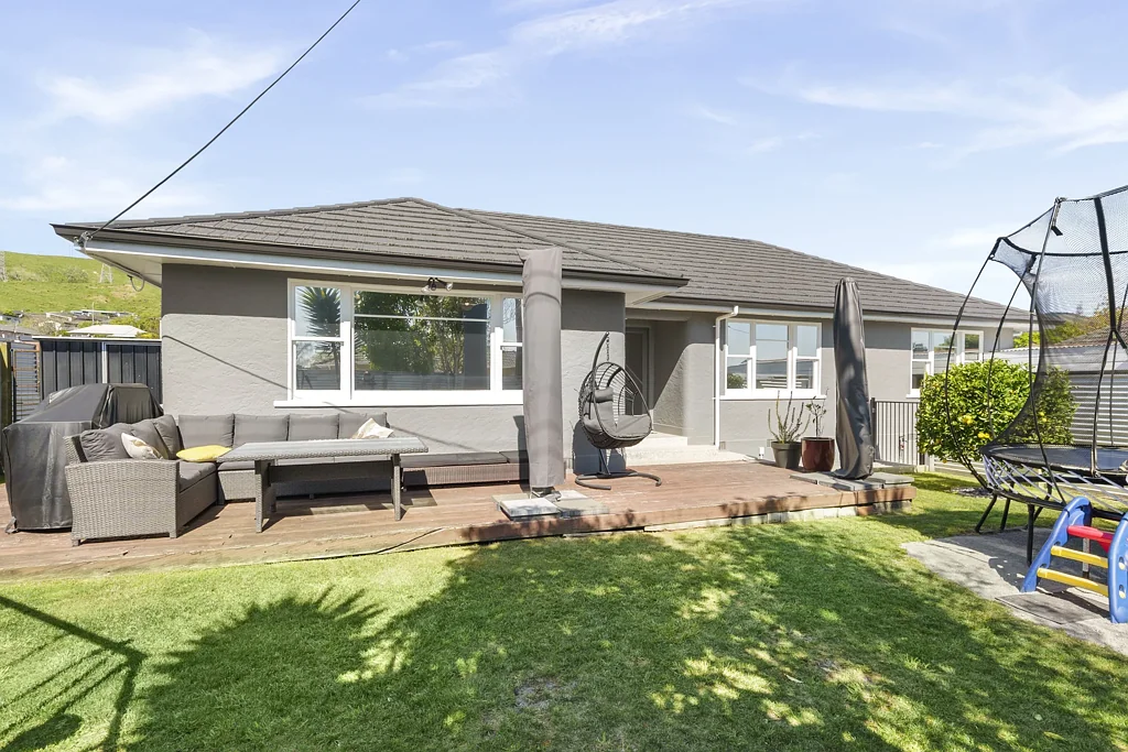 Stoke 4 Bedroom Good bones. Great spaces. And plenty of potential.