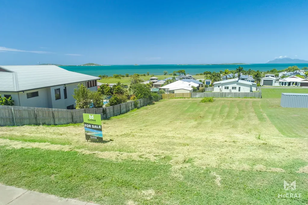 Bowen HUGE 1320m2 WITH SPECTACULAR OCEAN VIEWS