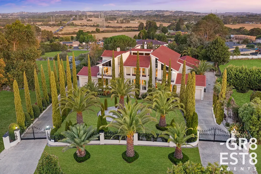 Narre Warren North 6غرفة نوم A Grand Estate Brimming with Character and Timeless Charm