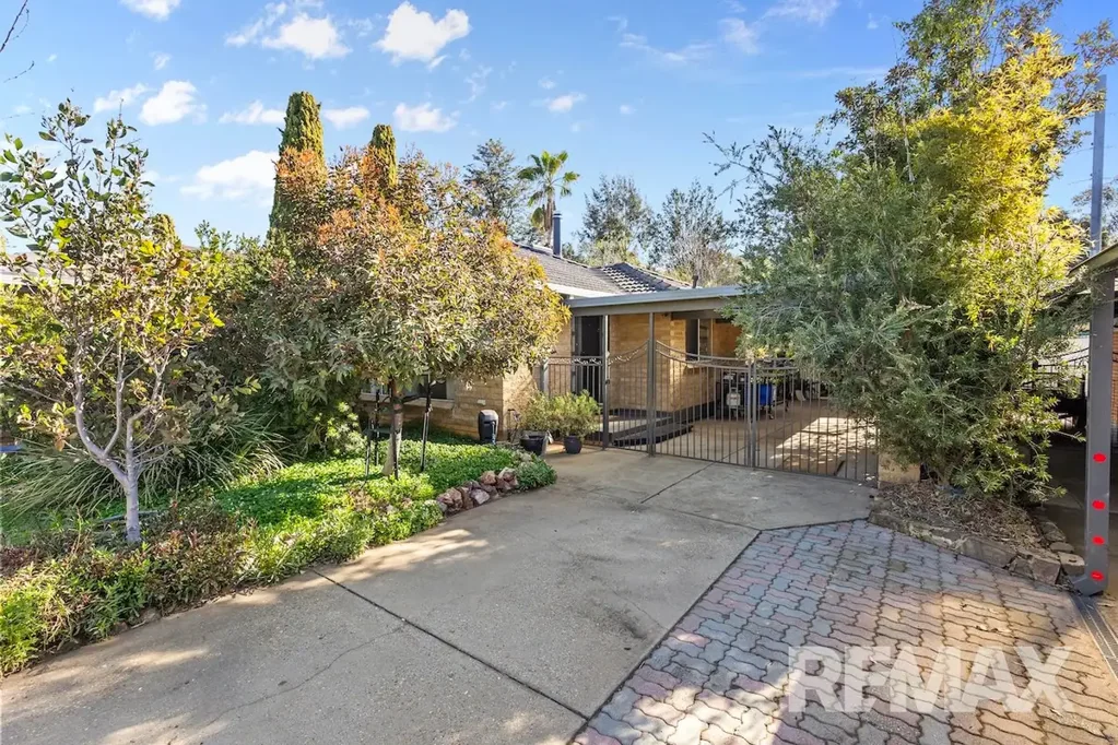 48 Adjin Street, Mount Austin, NSW 2650