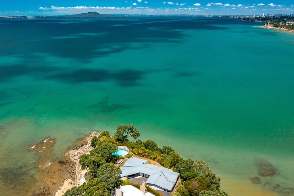 Waiake 5 Bedroom 4,889 sq m Waterfront Peninsula