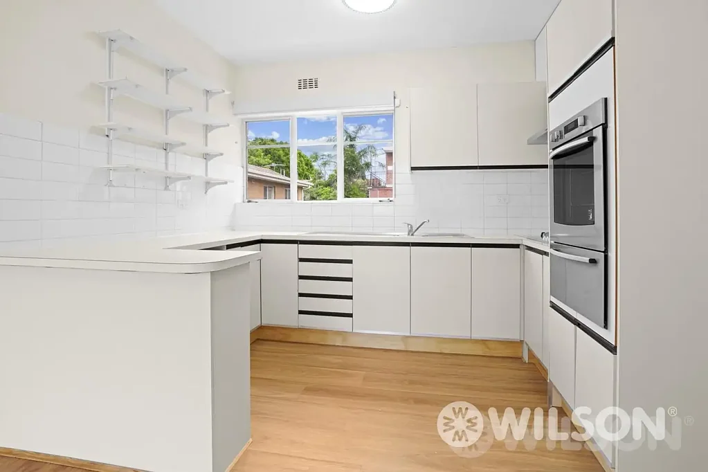 Sunny apartment with two living areas!