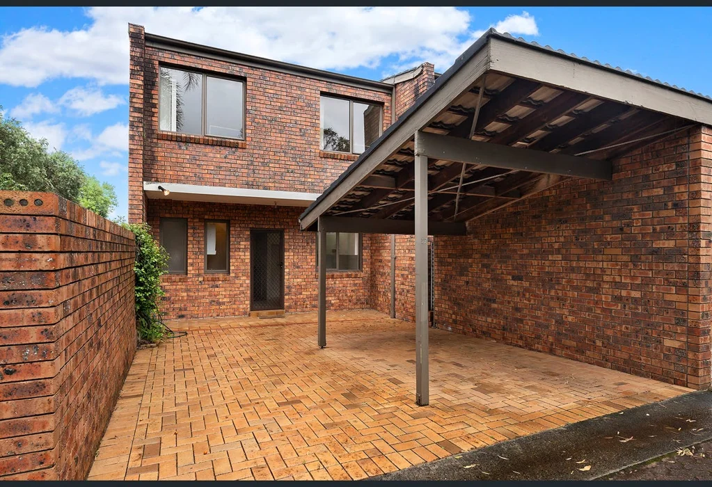 Spacious Townhouse in Convenient Marsfield Location
