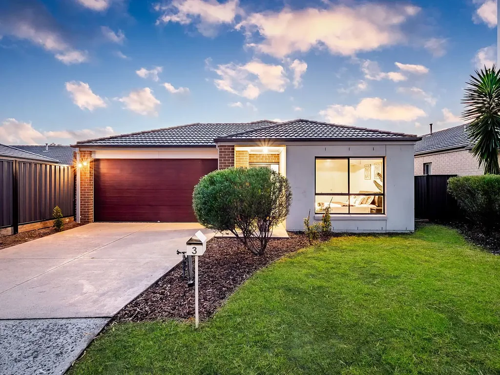 3 Half Moon Crescent, Pakenham, VIC 3810