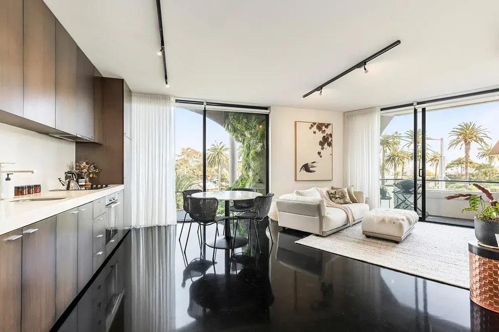 St Kilda 2कमरा Iconic St Kilda Living, Spectacular Views, Serene Soul