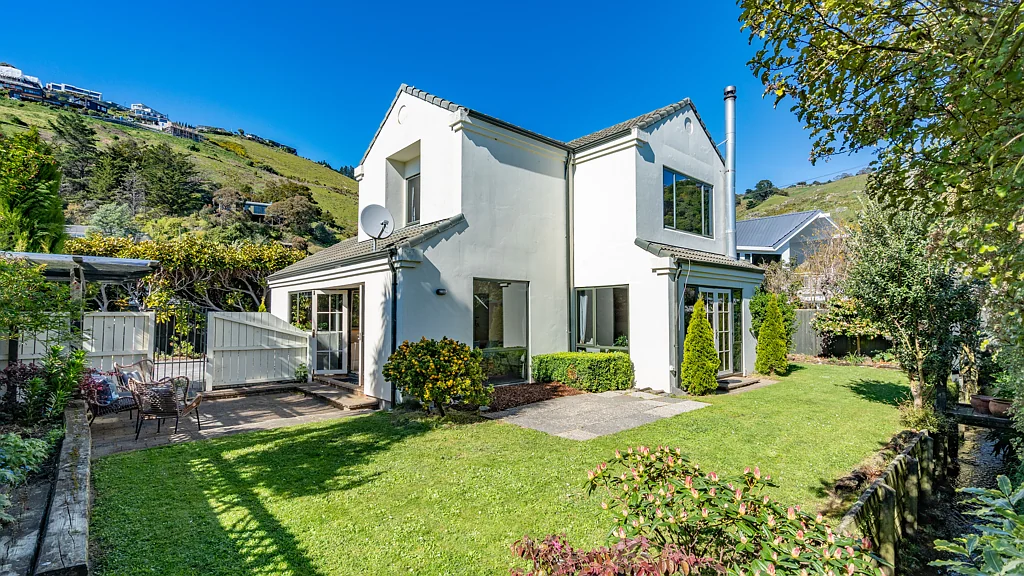 Redcliffs 3房  Property is being sold "As is Where is"
