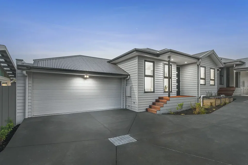 Dromana 3Moenga Elegant new home overlooking Dromana