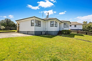 213 Mahia Road, Wattle Downs, Manukau City