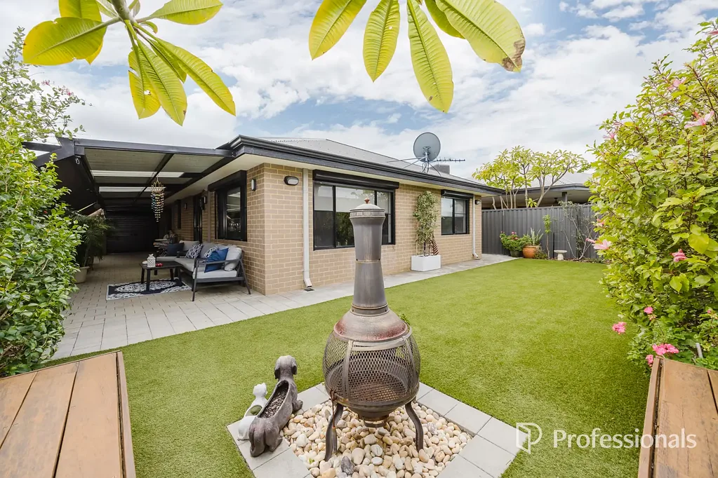 5 Durleigh Road, Aveley, WA 6069