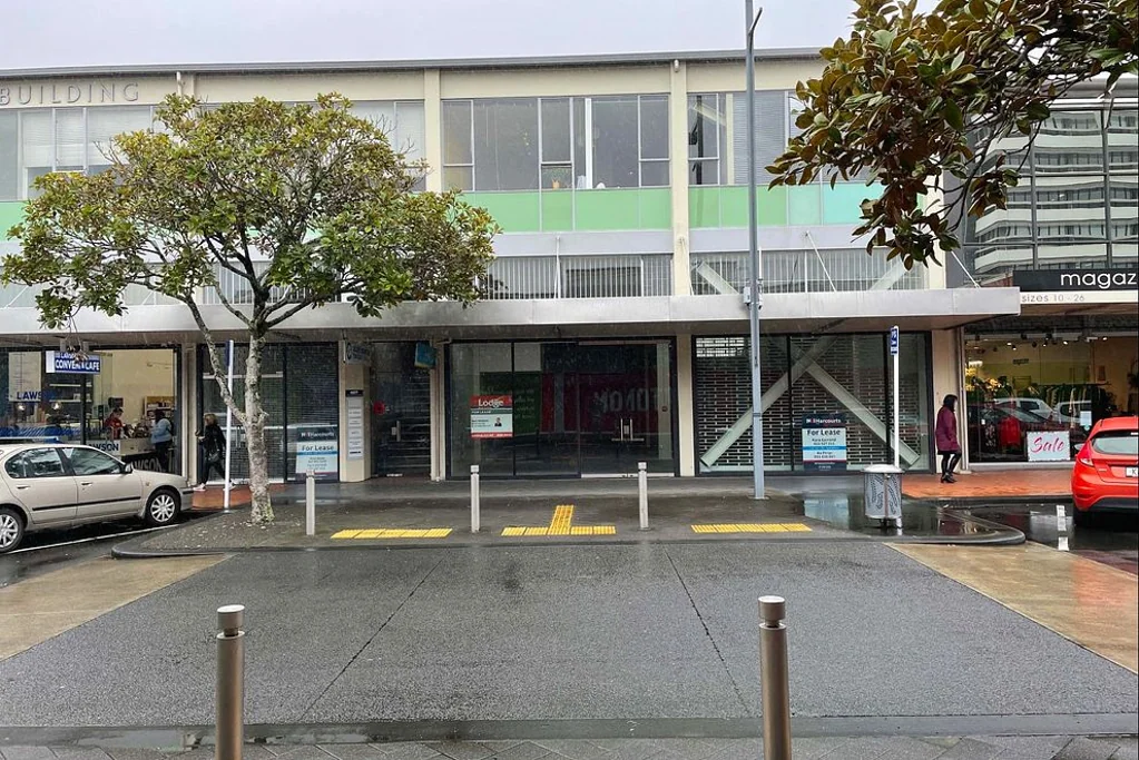 Hamilton Central 7 Worley Place, Hamilton Central - Office Space