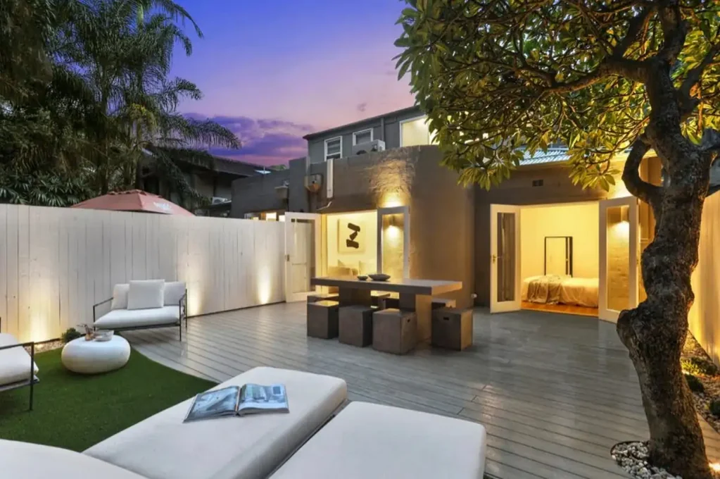 Designer Parkside Townhouse, Available Furnished