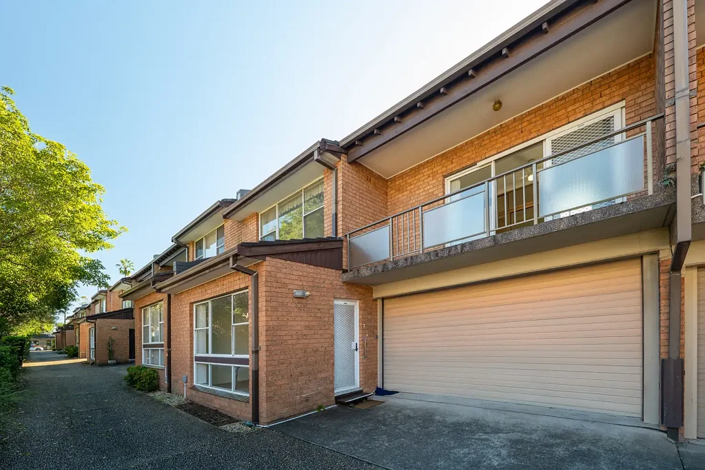 Abbotsford 3chambre Convenient Village Lifestyle in a Secure Boutique Setting | 3 Bedroom North Facing Townhouse