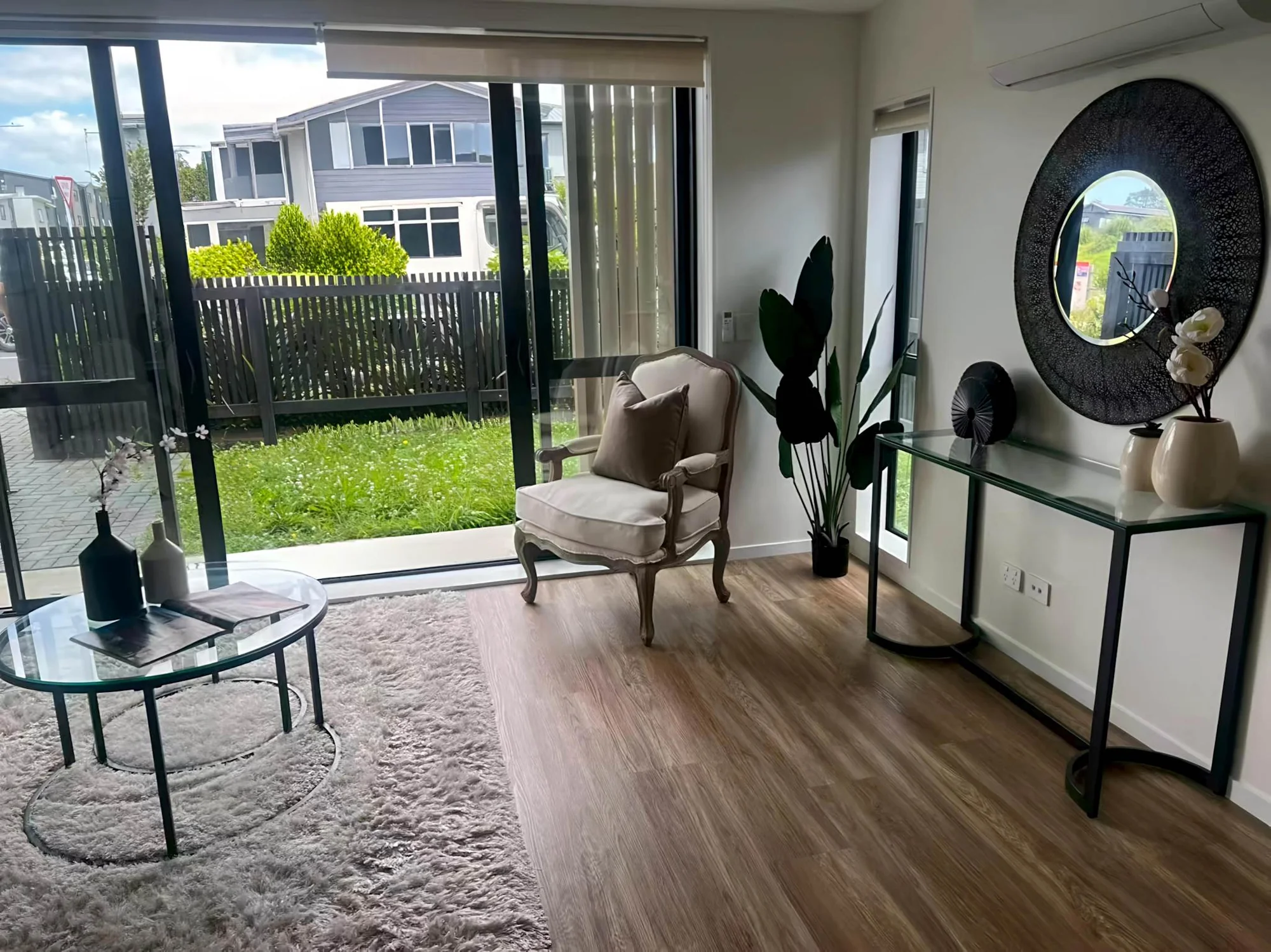 Flat Bush 2ห้องนอน Priced to Sell, Ground Floor Apartment!