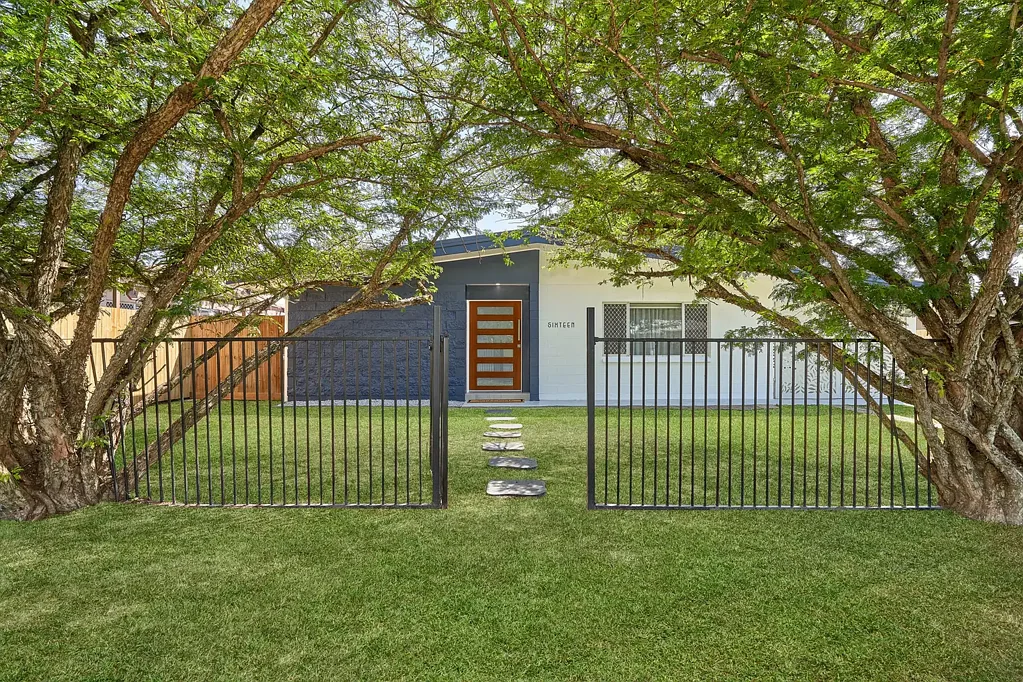 16 Lime Street, Mooroobool, QLD 4870