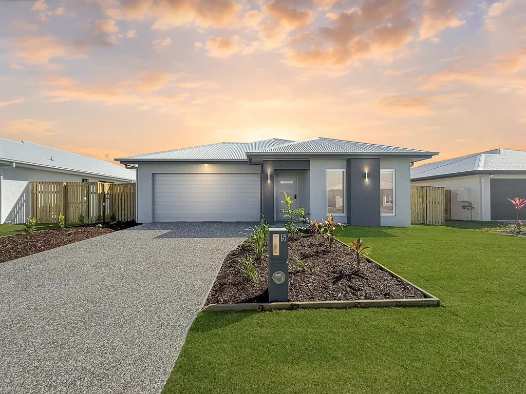 Coastal Living in the Heart of Bushland Beach