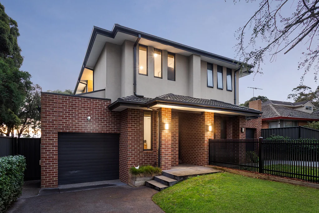 Burwood East 4房 宁静小巷生活，背靠幽静保护区 Peaceful Court Living Backing Onto Tranquil Reserve