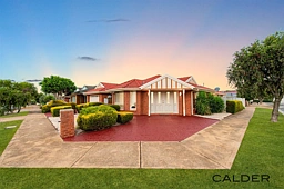 16 Castlemaine Way, Caroline Springs