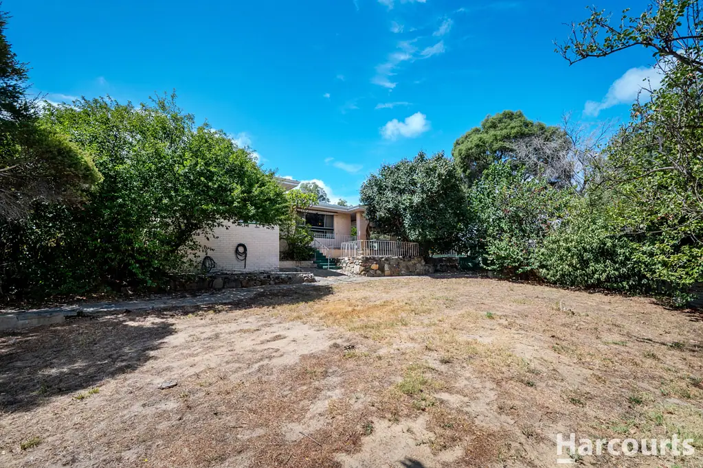 8 Leawood Crescent, Boya, WA 6056