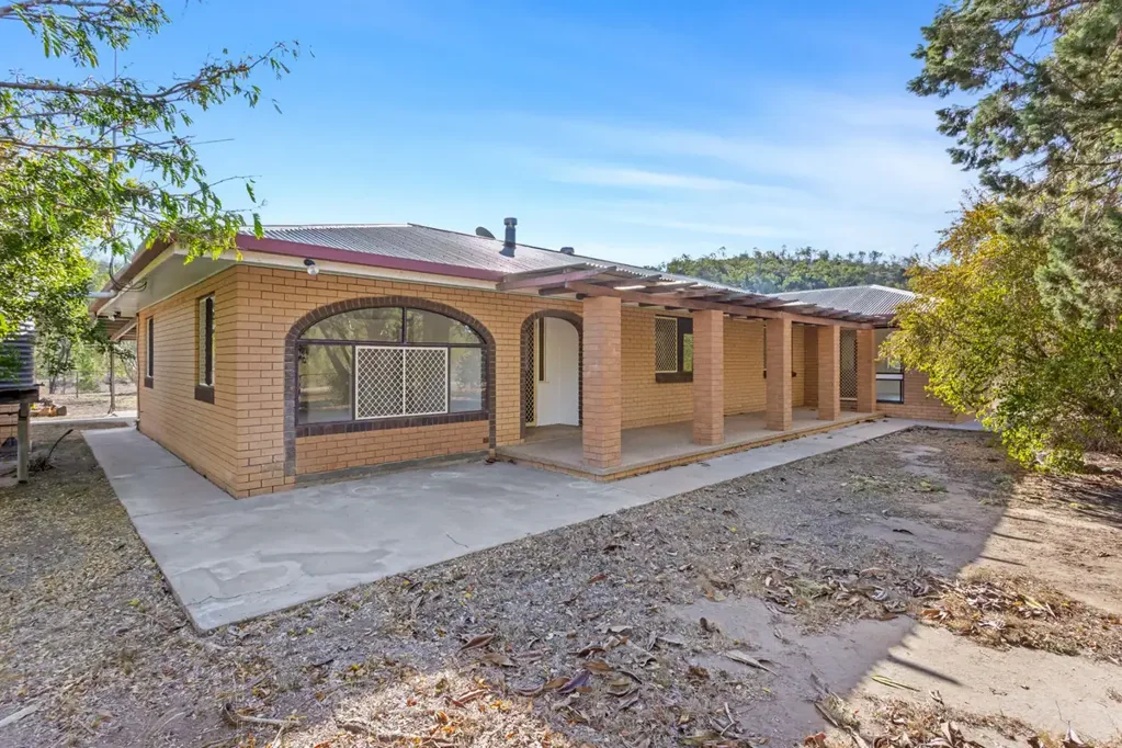 Bushley 4 Bedroom The perfect escape to the country- just 20 mins to Gracemere
