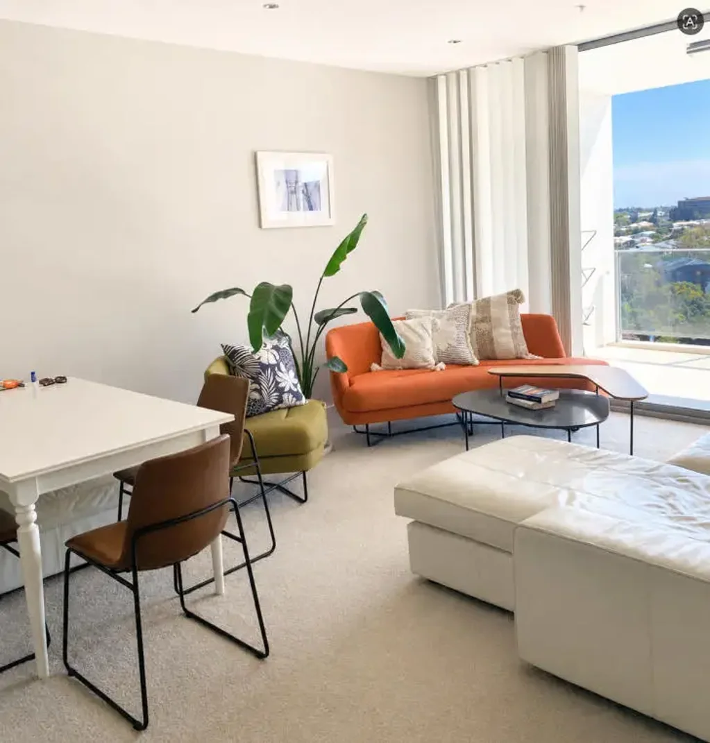 Fully Furnished One-Bedroom Apartment in the Heart of Portside Wharf