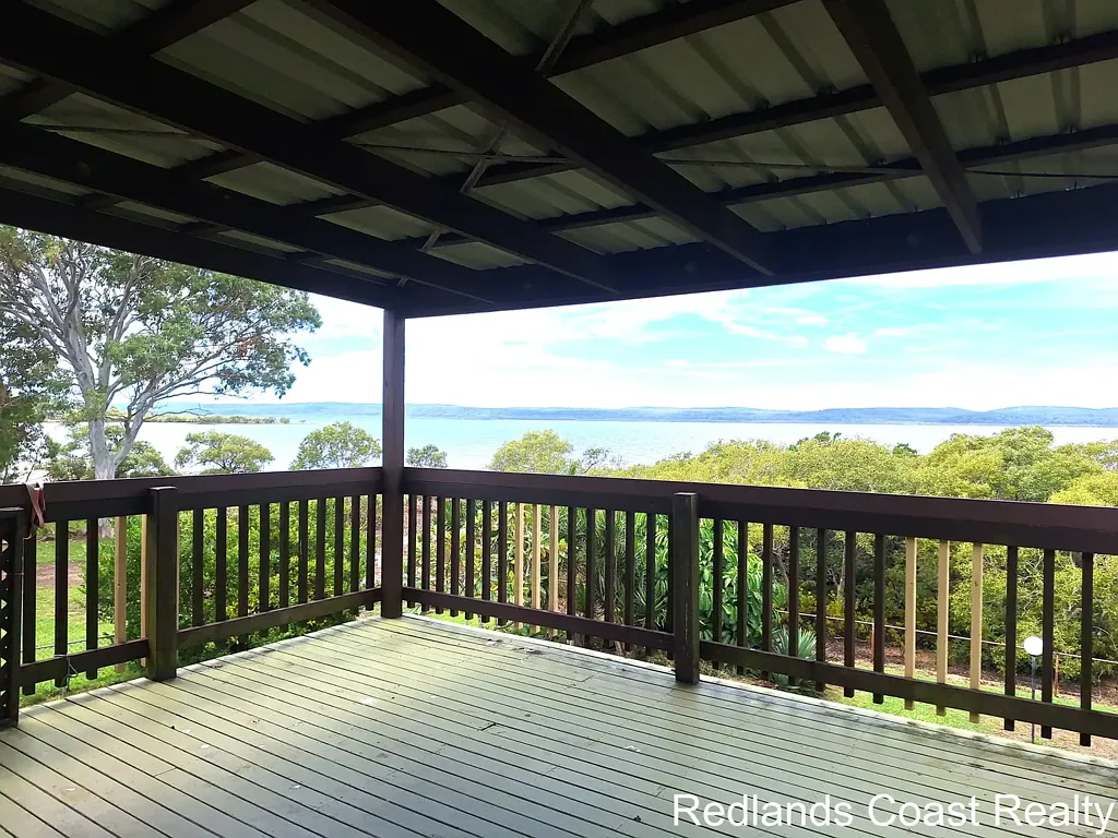 Macleay Island 3ਬੈੱਡਰੂਮ WATERFRONT LIVING AT ITS BEST – A HIDDEN GEM ON KOONWARRA PARADE