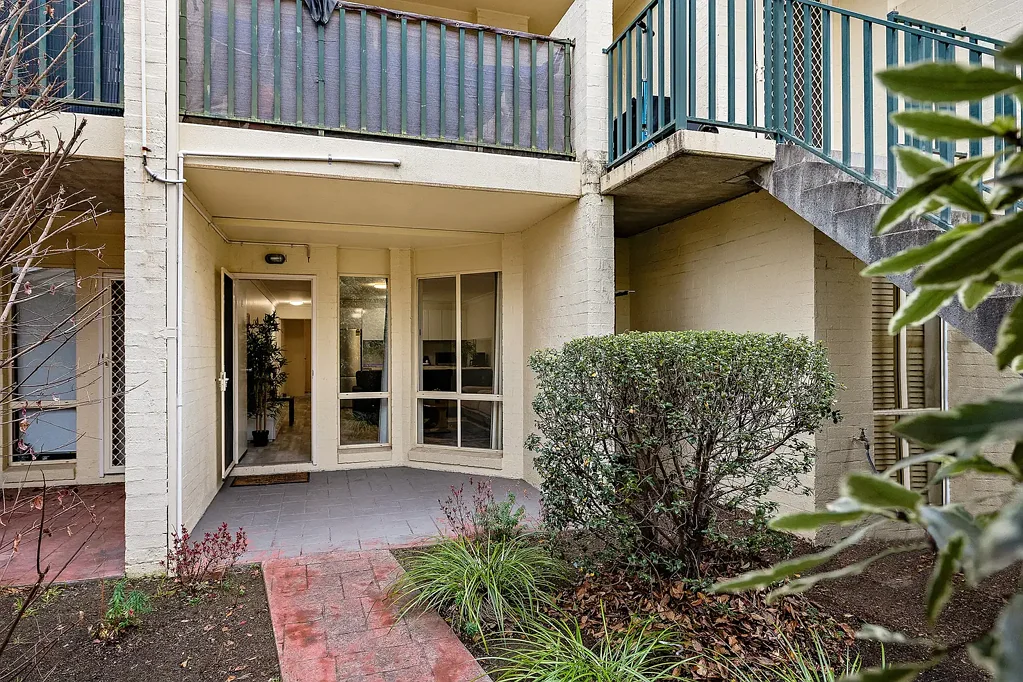 Updated apartment in 'Dover Court'