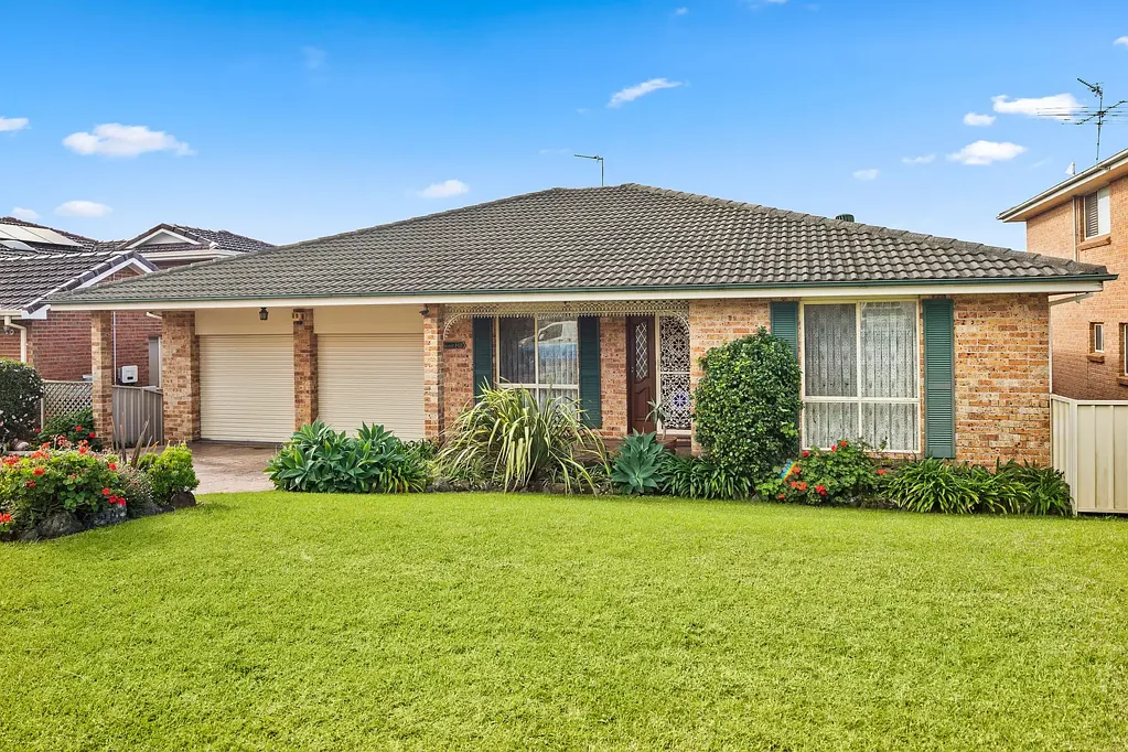Blackbutt 3房  Stunning Lifestyle Opportunity with Panoramic Lake & Ocean Views
