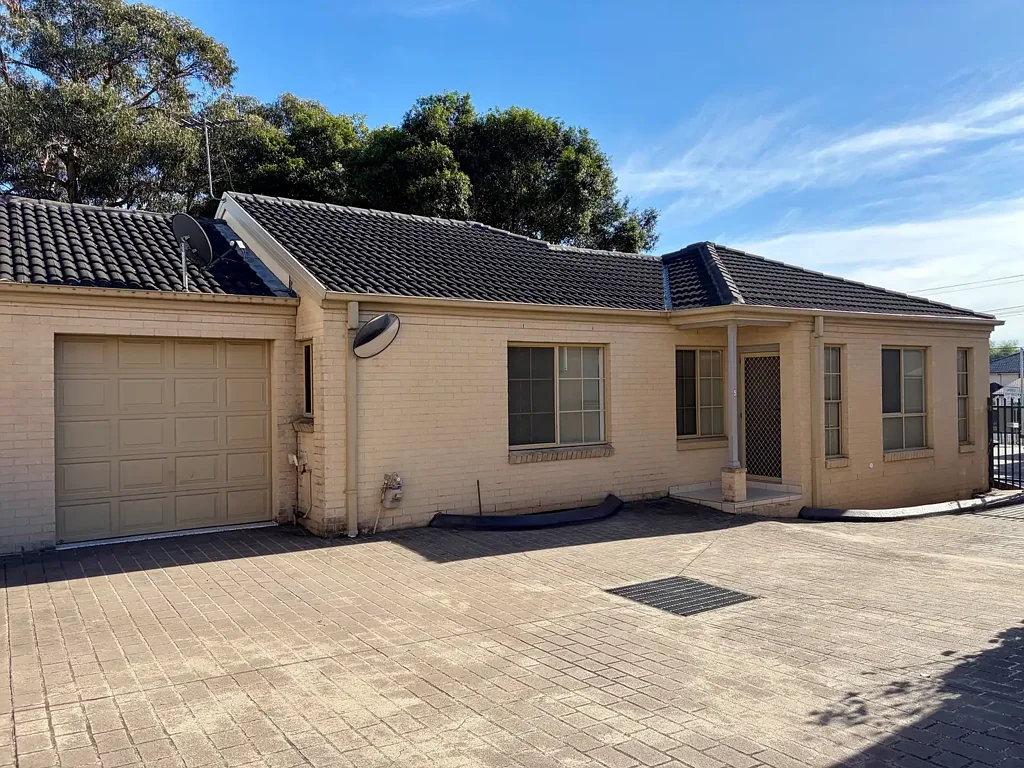 Perfectly Presented 3-Bedroom Villa in Prime Location