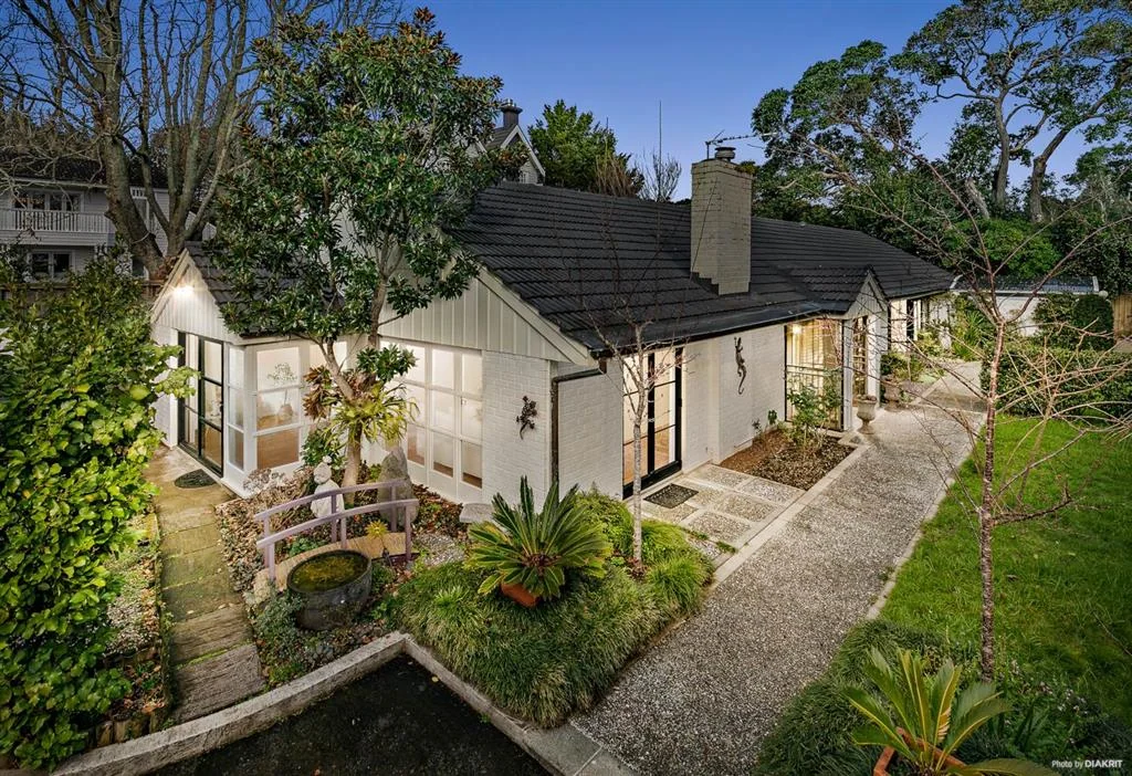 EPSOM - Charismatic home in royal DGZ location