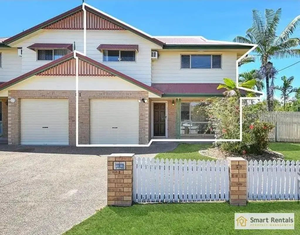 Modern Townhouse with Coastal Style Near the CBD
