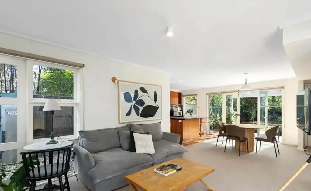 Fully Furnished Parkside Sanctuary | Turnkey 3-Bed Retreat Opposite Fawkner Park