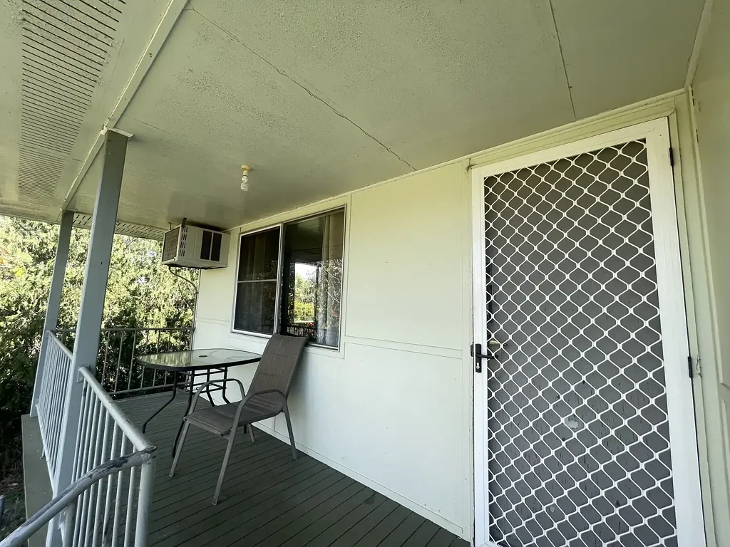 FURNISHED 3 BEDROOM PROPERTY