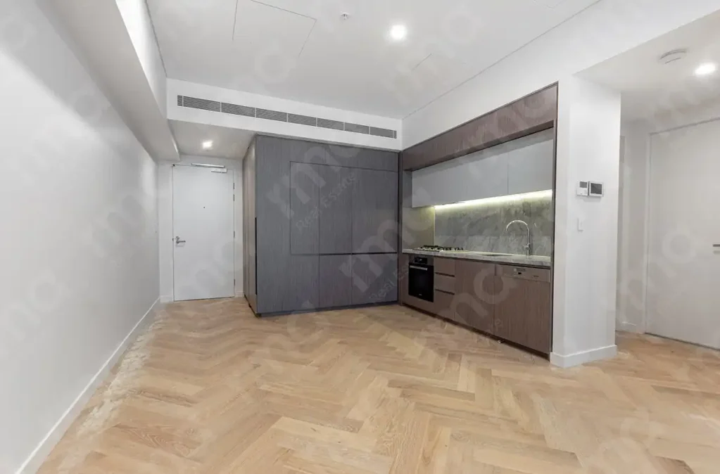 luxury one bed plus study in Heart of CBD!!!