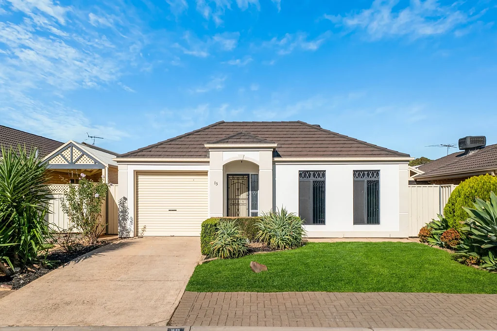 13 Meadow Lane, Para Hills West, SA 5096